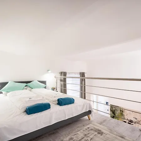 Artistic Apartment