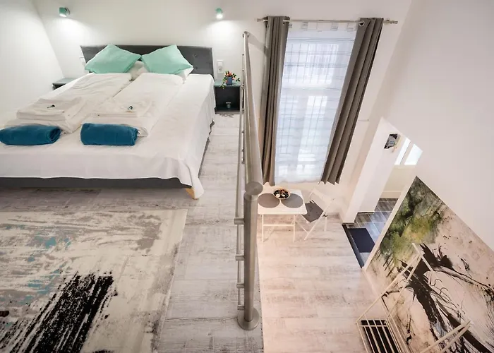 Apartament Artistic *