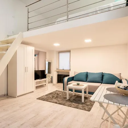 Apartament Artistic *
